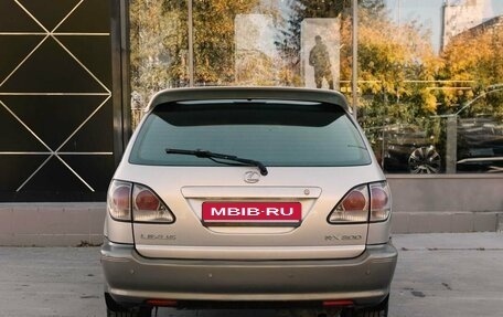 Lexus RX IV рестайлинг, 2001 год, 1 050 000 рублей, 4 фотография