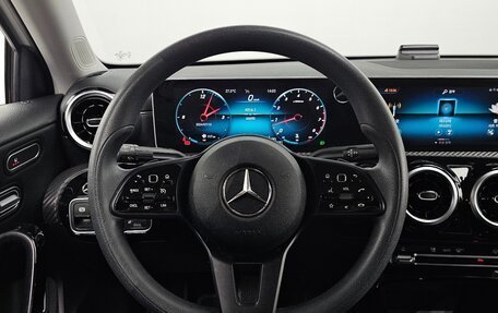 Mercedes-Benz A-Класс, 2021 год, 2 870 000 рублей, 12 фотография