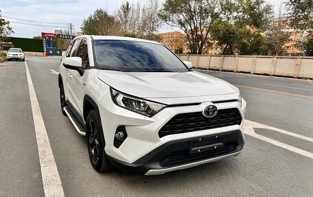 Toyota RAV4, 2021 год, 3 300 000 рублей, 3 фотография