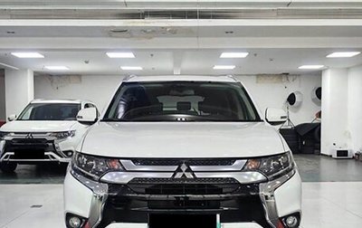 Mitsubishi Outlander III рестайлинг 3, 2022 год, 3 250 000 рублей, 1 фотография