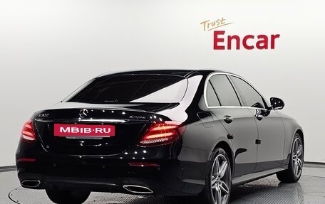 Mercedes-Benz E-Класс, 2021 год, 3 390 000 рублей, 2 фотография