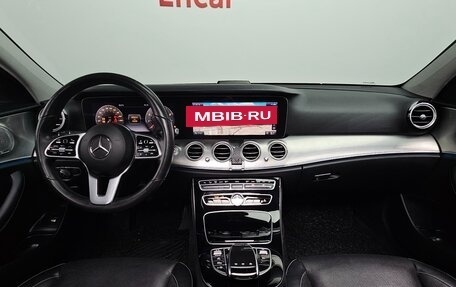 Mercedes-Benz E-Класс, 2021 год, 3 390 000 рублей, 7 фотография