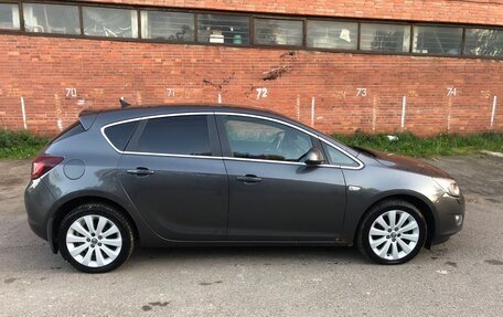 Opel Astra J, 2012 год, 750 000 рублей, 1 фотография