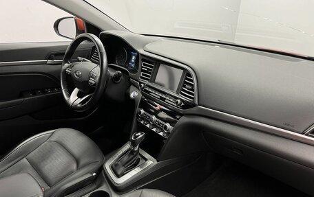 Hyundai Elantra VI рестайлинг, 2019 год, 1 780 000 рублей, 10 фотография