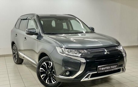 Mitsubishi Outlander III рестайлинг 3, 2021 год, 3 131 000 рублей, 3 фотография