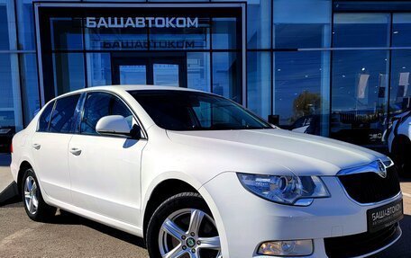 Skoda Superb III рестайлинг, 2012 год, 1 200 000 рублей, 3 фотография