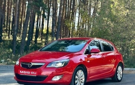 Opel Astra J, 2011 год, 720 000 рублей, 2 фотография