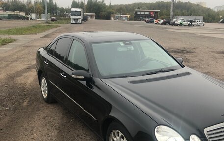 Mercedes-Benz E-Класс, 2004 год, 820 000 рублей, 3 фотография