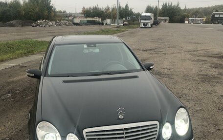 Mercedes-Benz E-Класс, 2004 год, 820 000 рублей, 2 фотография