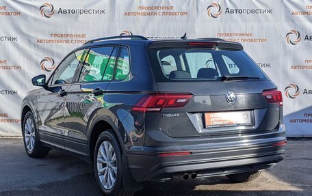 Volkswagen Tiguan II, 2018 год, 1 940 000 рублей, 6 фотография