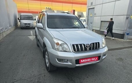 Toyota Land Cruiser Prado 120 рестайлинг, 2003 год, 1 630 000 рублей, 3 фотография