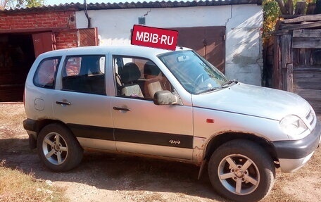 Chevrolet Niva I рестайлинг, 2005 год, 250 000 рублей, 1 фотография