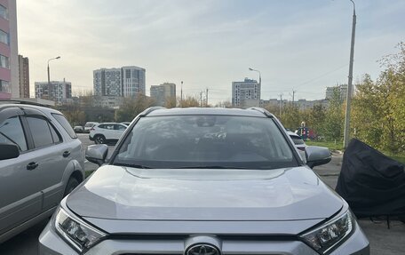 Toyota RAV4, 2019 год, 3 800 000 рублей, 1 фотография