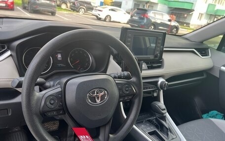 Toyota RAV4, 2019 год, 3 800 000 рублей, 4 фотография