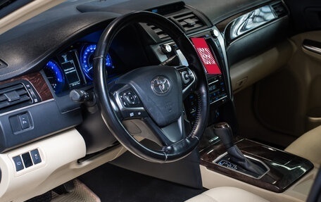 Toyota Camry, 2016 год, 2 475 000 рублей, 10 фотография