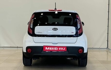 KIA Soul II рестайлинг, 2018 год, 1 695 000 рублей, 8 фотография