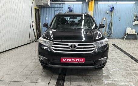 Toyota Highlander III, 2012 год, 2 620 000 рублей, 1 фотография