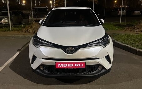 Toyota C-HR I рестайлинг, 2017 год, 2 250 000 рублей, 1 фотография