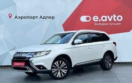 Mitsubishi Outlander III рестайлинг 3, 2019 год, 2 690 000 рублей, 1 фотография