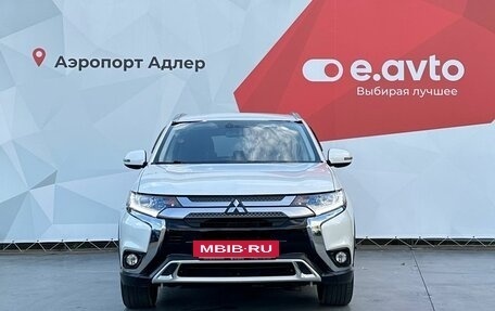 Mitsubishi Outlander III рестайлинг 3, 2019 год, 2 690 000 рублей, 2 фотография