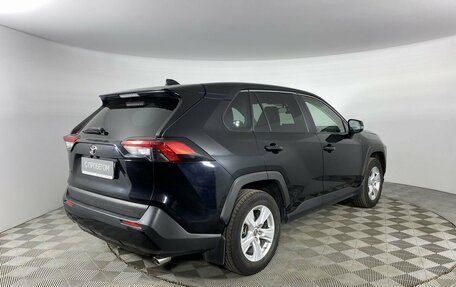 Toyota RAV4, 2020 год, 3 250 000 рублей, 5 фотография