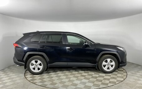 Toyota RAV4, 2020 год, 3 250 000 рублей, 6 фотография