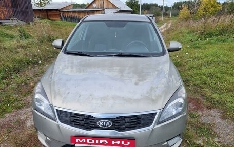 KIA cee'd I рестайлинг, 2010 год, 640 000 рублей, 2 фотография