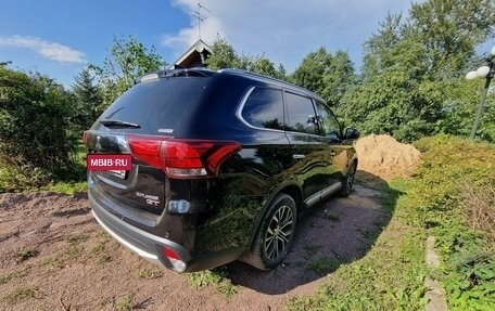 Mitsubishi Outlander III рестайлинг 3, 2018 год, 3 100 000 рублей, 5 фотография