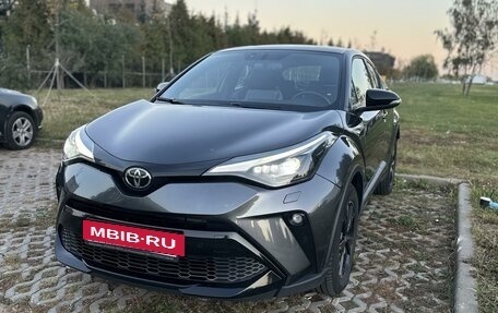 Toyota C-HR I рестайлинг, 2023 год, 5 500 000 рублей, 4 фотография