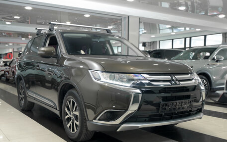 Mitsubishi Outlander III рестайлинг 3, 2018 год, 2 250 000 рублей, 3 фотография