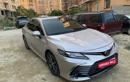 Toyota Camry, 2022 год, 3 600 000 рублей, 5 фотография