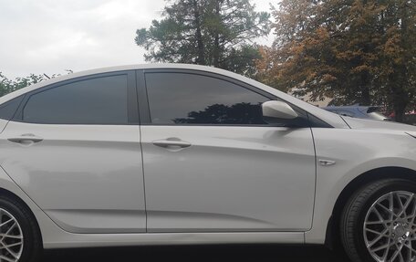 Hyundai Solaris II рестайлинг, 2014 год, 1 750 000 рублей, 3 фотография