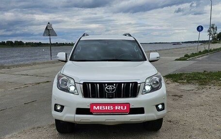 Toyota Land Cruiser Prado 150 рестайлинг 2, 2011 год, 3 300 000 рублей, 3 фотография