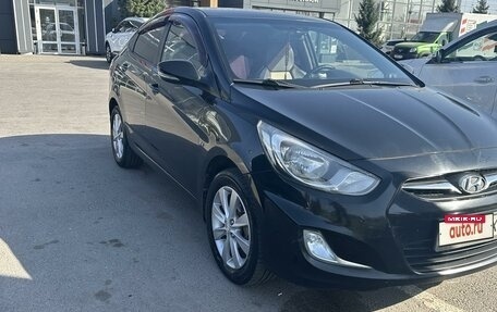 Hyundai Solaris II рестайлинг, 2011 год, 830 000 рублей, 2 фотография