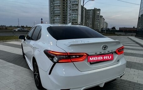 Toyota Camry, 2021 год, 3 200 000 рублей, 4 фотография