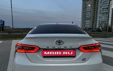 Toyota Camry, 2021 год, 3 200 000 рублей, 6 фотография