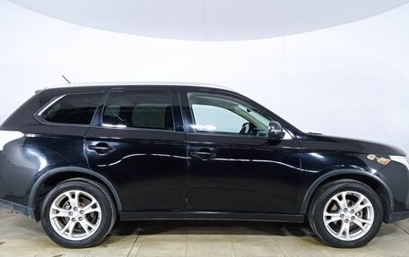 Mitsubishi Outlander III рестайлинг 3, 2014 год, 1 340 000 рублей, 4 фотография