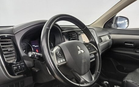 Mitsubishi Outlander III рестайлинг 3, 2014 год, 1 340 000 рублей, 13 фотография