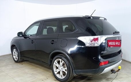 Mitsubishi Outlander III рестайлинг 3, 2014 год, 1 340 000 рублей, 7 фотография