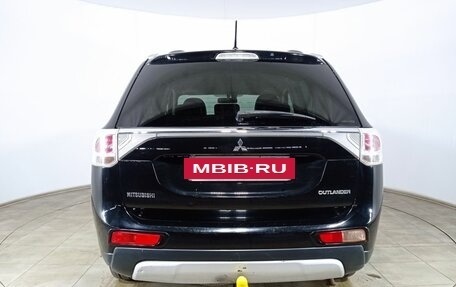 Mitsubishi Outlander III рестайлинг 3, 2014 год, 1 340 000 рублей, 6 фотография