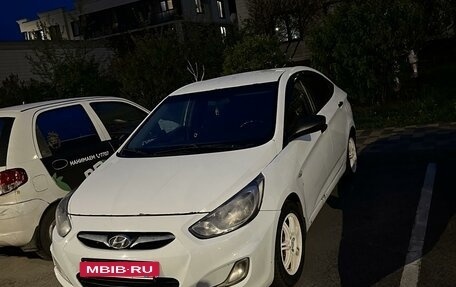 Hyundai Solaris II рестайлинг, 2013 год, 550 000 рублей, 3 фотография