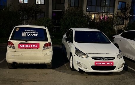 Hyundai Solaris II рестайлинг, 2013 год, 550 000 рублей, 4 фотография