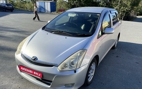 Toyota Wish II, 2005 год, 950 000 рублей, 4 фотография