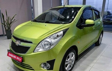 Chevrolet Spark III, 2011 год, 800 300 рублей, 1 фотография