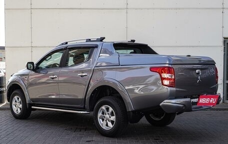 Mitsubishi L200 IV рестайлинг, 2015 год, 2 550 000 рублей, 2 фотография