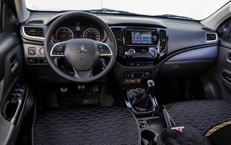 Mitsubishi L200 IV рестайлинг, 2015 год, 2 550 000 рублей, 6 фотография