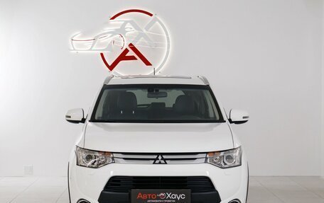 Mitsubishi Outlander III рестайлинг 3, 2014 год, 2 155 000 рублей, 2 фотография