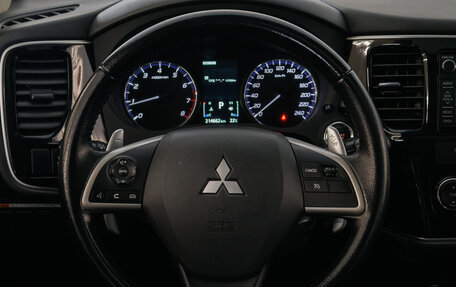 Mitsubishi Outlander III рестайлинг 3, 2014 год, 2 155 000 рублей, 15 фотография