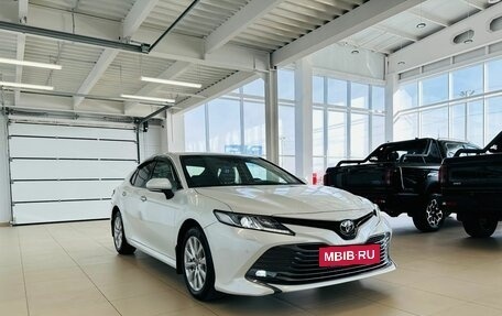 Toyota Camry, 2019 год, 3 599 000 рублей, 8 фотография