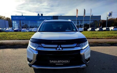 Mitsubishi Outlander III рестайлинг 3, 2018 год, 2 049 000 рублей, 2 фотография